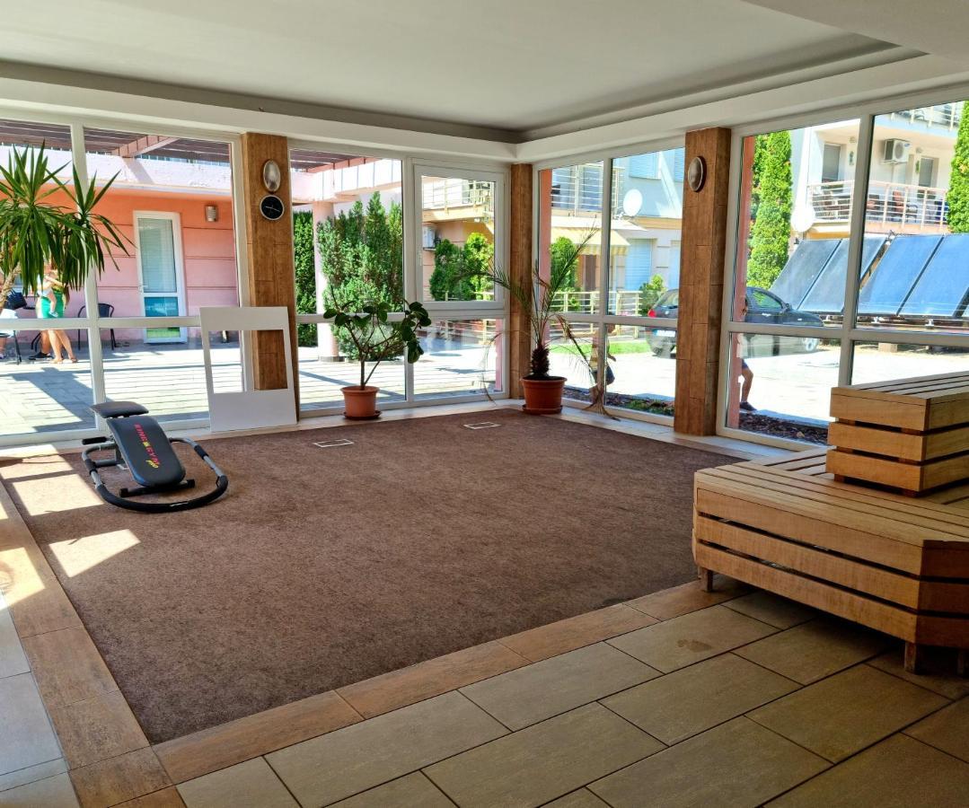 Appartement Relax Wellness Studio Hajdúszoboszló Extérieur photo