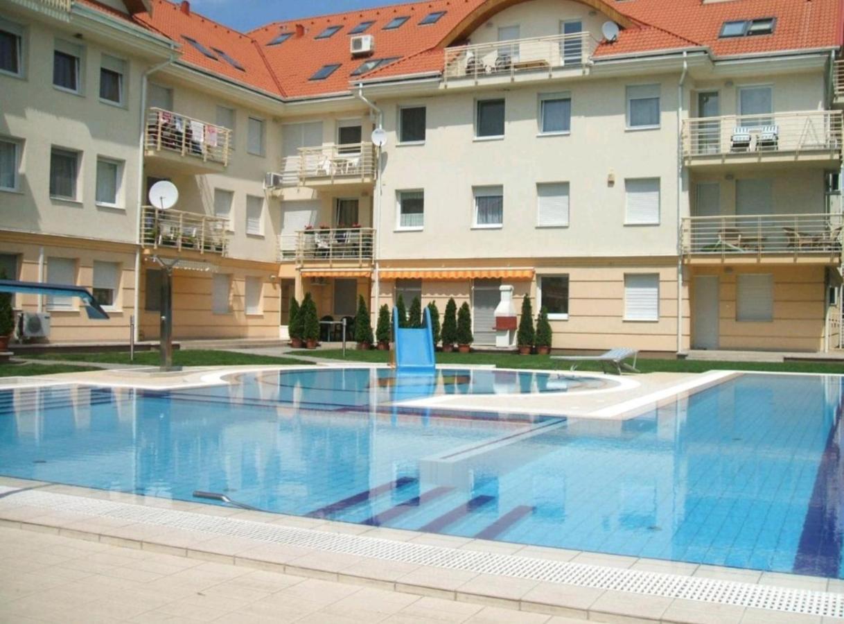 Appartement Relax Wellness Studio Hajdúszoboszló Extérieur photo