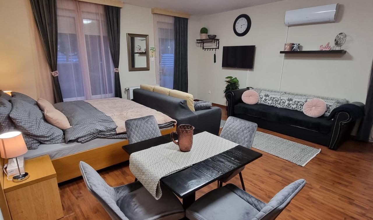 Appartement Relax Wellness Studio Hajdúszoboszló Extérieur photo